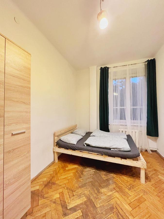 Main Square Rooms Краков Экстерьер фото